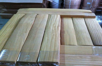 Ván lát sàn gỗ tự nhiên Màu vàng nhạt, sàn gỗ được thiết kế