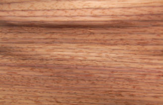 Khuôn mặt cắt cành của Rosewood với phần hạt thẳng thẳng
