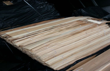 Độ dày tự nhiên 0.50mm Độ dày Veneer lát, Maple Wood Veneer For Door