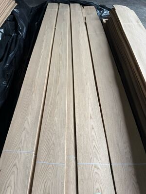 Bạch Oak Crown Cut Veneer Sheets với độ linh hoạt tốt và đến 2440mm chiều dài cho thiết kế nội thất thanh lịch