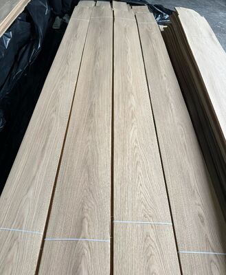 Bạch Oak Crown Cut Veneer Sheets với độ linh hoạt tốt và đến 2440mm chiều dài cho thiết kế nội thất thanh lịch