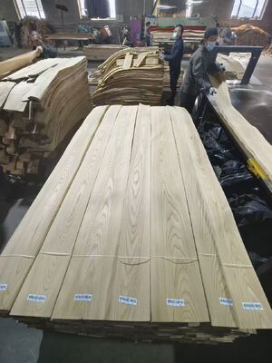 Tấm veneer gỗ Elm Nga chất lượng cao với cắt vân ngang và cắt vân dọc dùng cho nội thất và trang trí